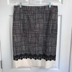 TALBOTS Skirt with Floral Boarder Size 12 NWT